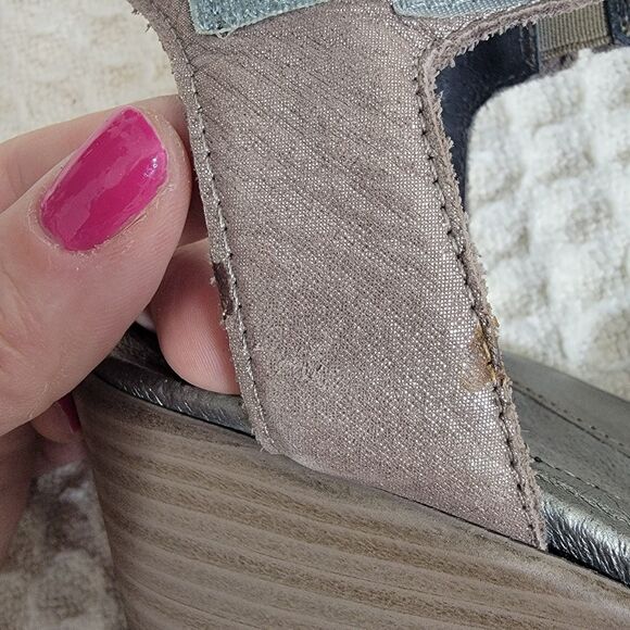 Naot Flirt Wedge Sandals Woman's EU 39 US 8-8.5 Shoes Rose Gold Brass Metallic - Picture 6 of 16